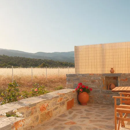 アパート Mitatos 