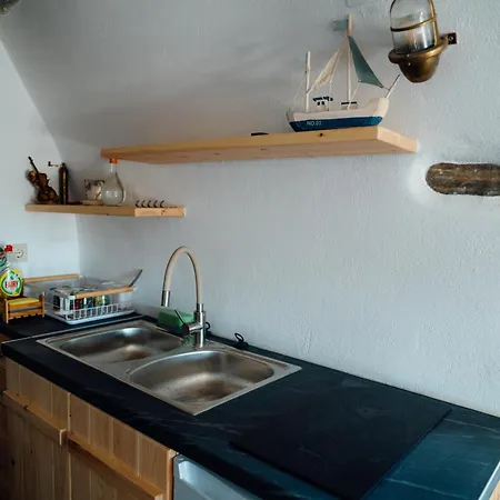 アパート Mitatos 