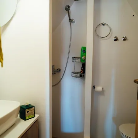 アパート Mitatos 